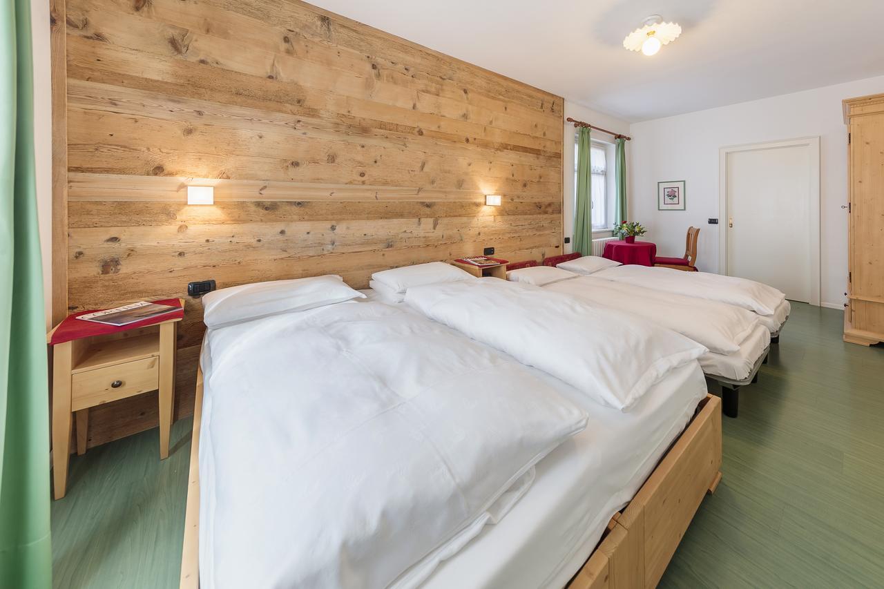 קורטינה ד'אמפזו Hotel Oasi מראה חיצוני תמונה