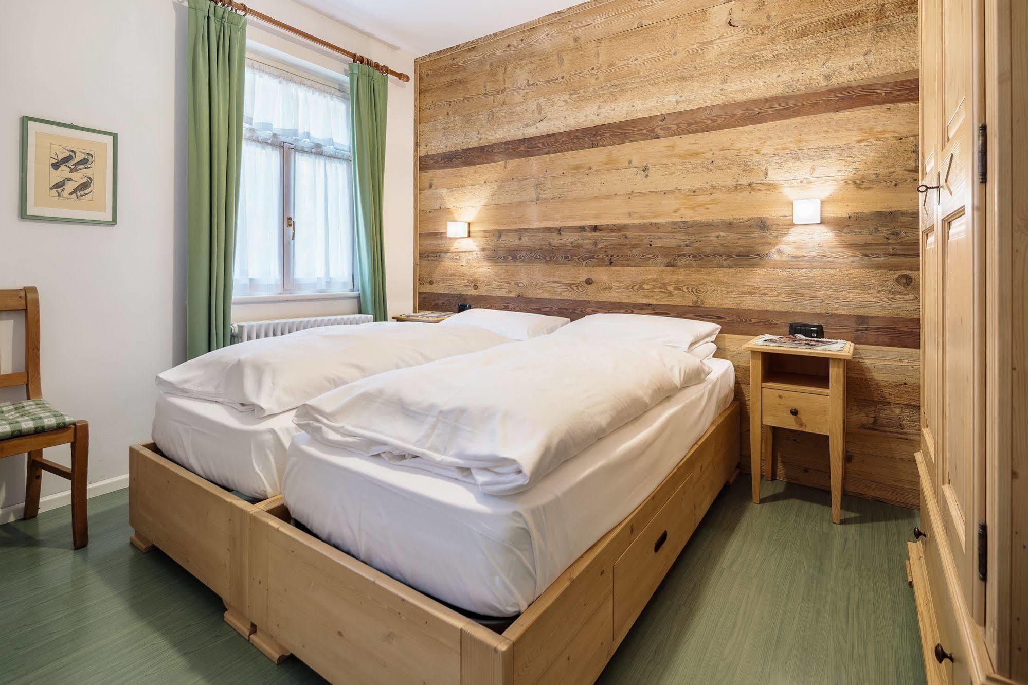 קורטינה ד'אמפזו Hotel Oasi מראה חיצוני תמונה